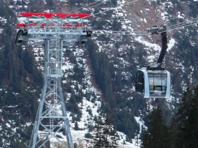 Oberlech cableway put into service (CAM)